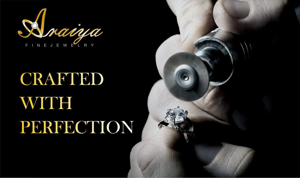 10K White Gold Round Diamond Stud Earrings V492