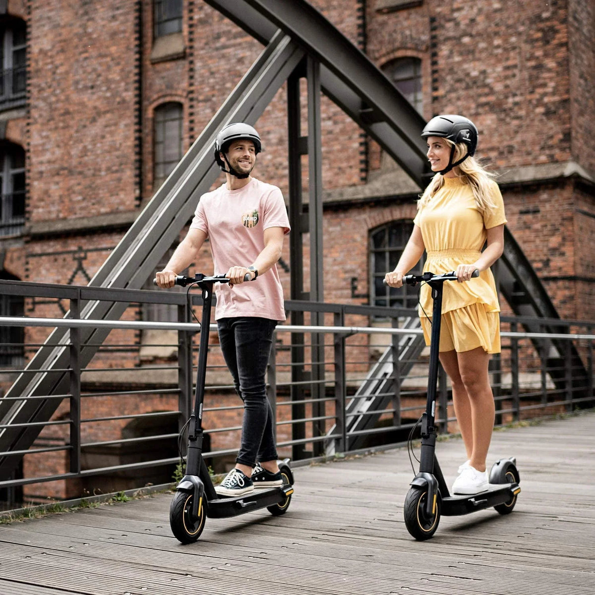 350W Motor 40 Miles Long-Range Electric Kick Scooter I24327