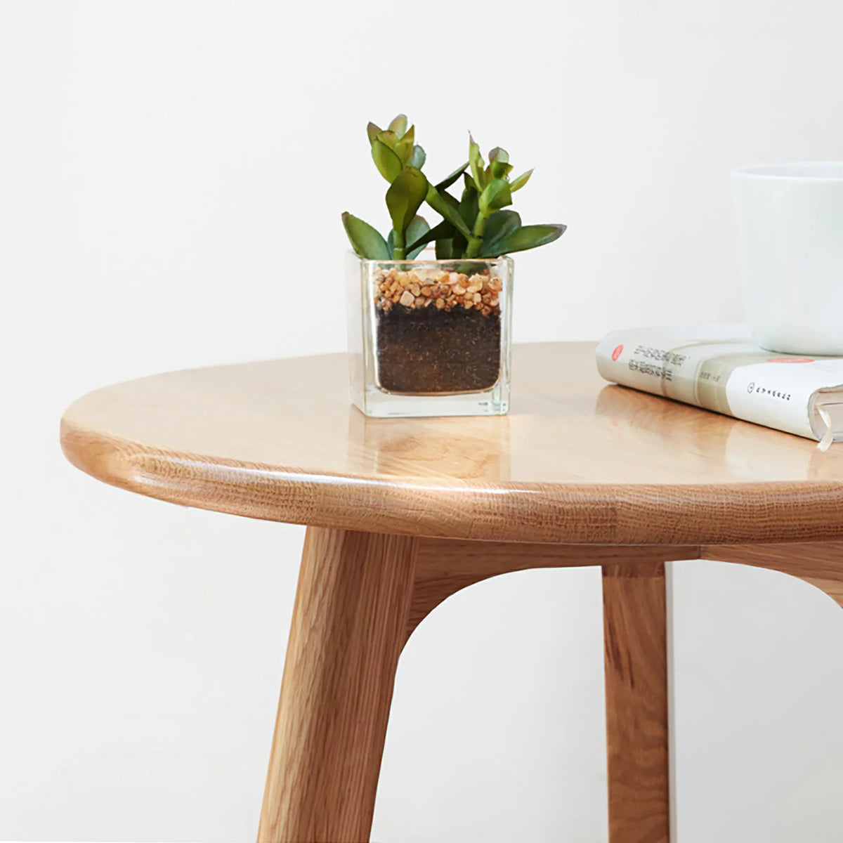 Round Solid Oak Coffee Table J4752