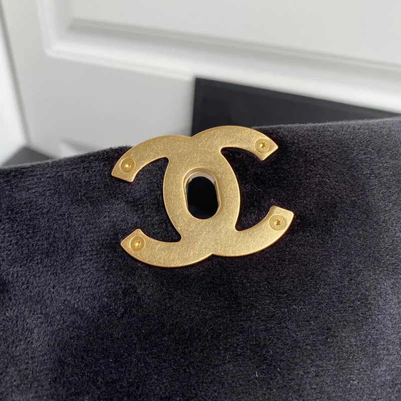 Small Velvet Flap Bag E808