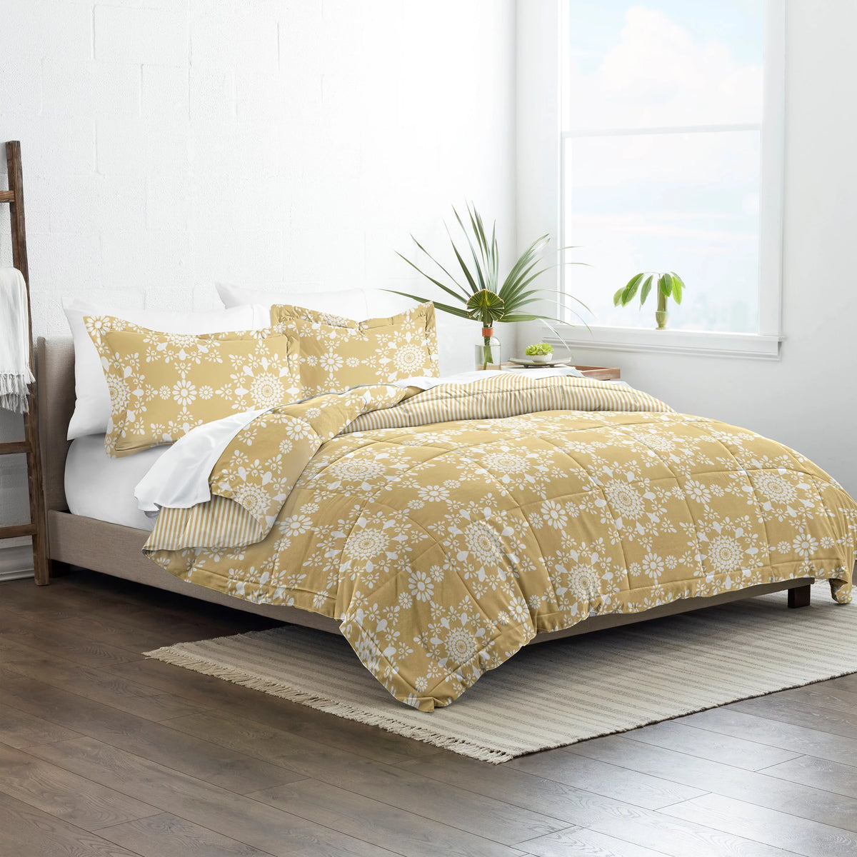 3-Piece Yellow Daisy Reversible Comforter Set D50812