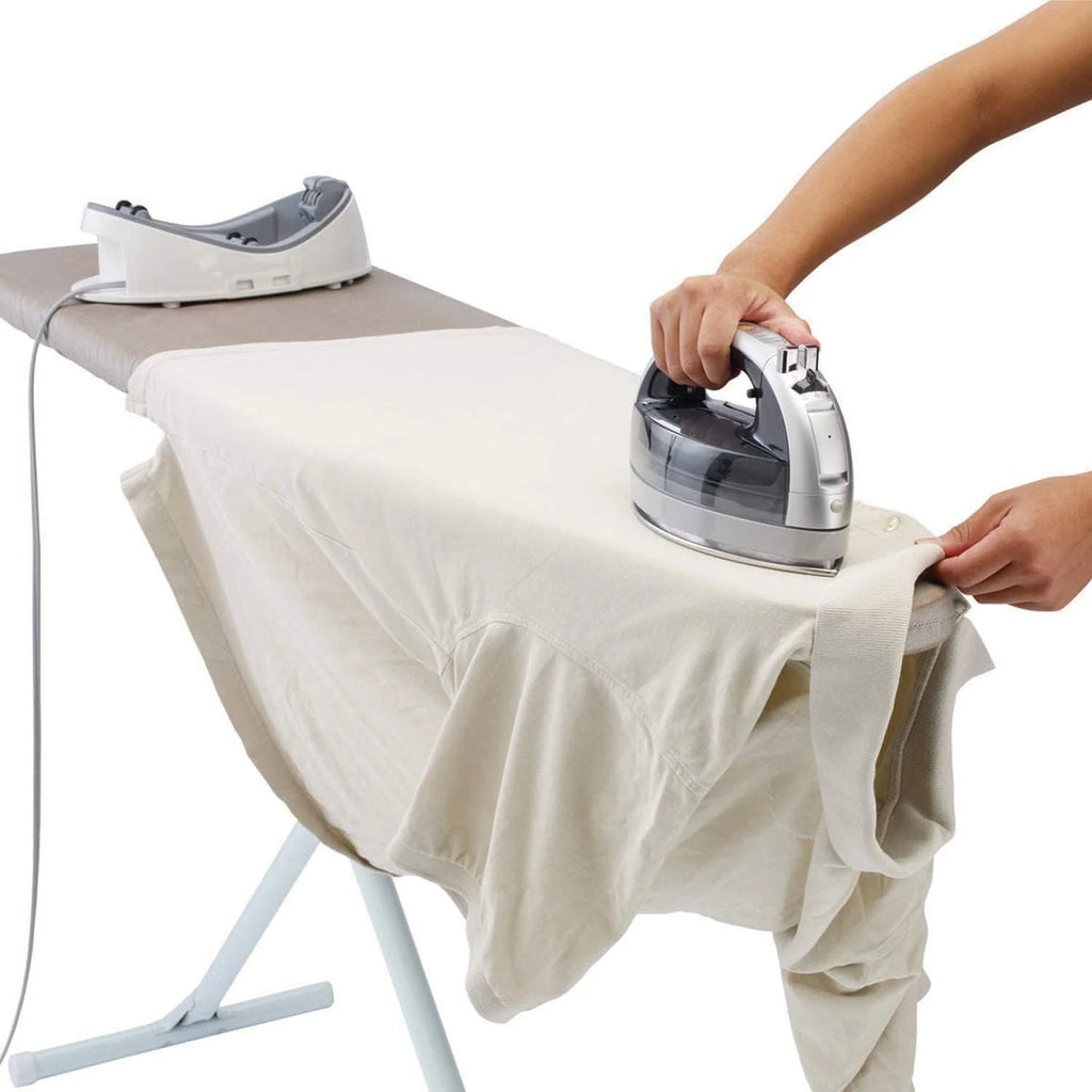 Cordless Iron 1500W Stainless Steel Soleplate M5608