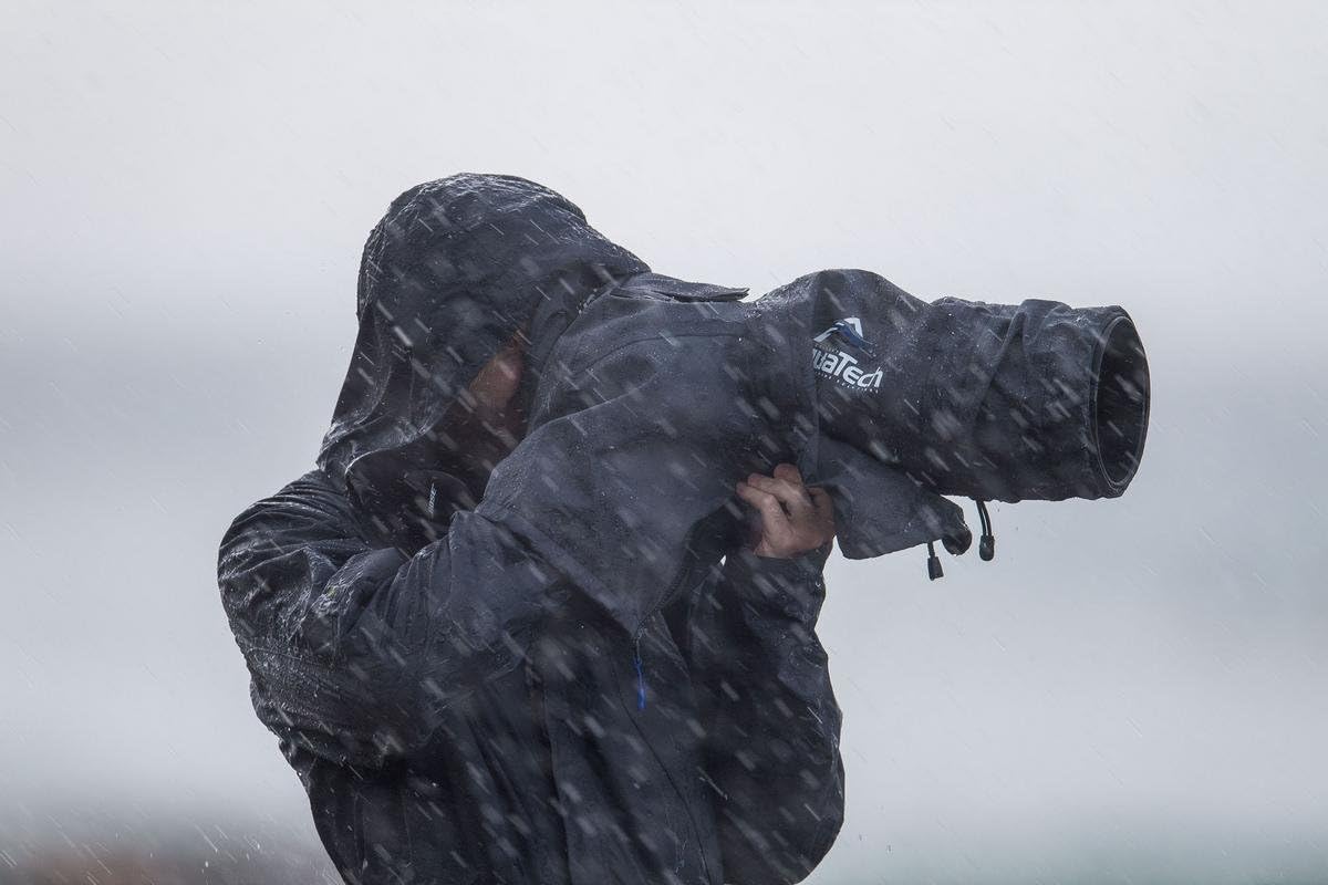 Small Sport Shield Rain Cover for DLSR Cameras R69552