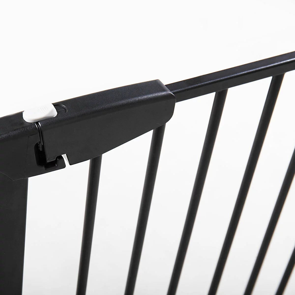 6 Panel Black Play Yard C74650