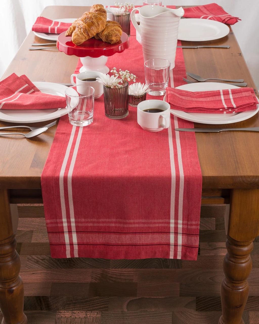 14" x 108" Red and White Chambray Table Runner E564463