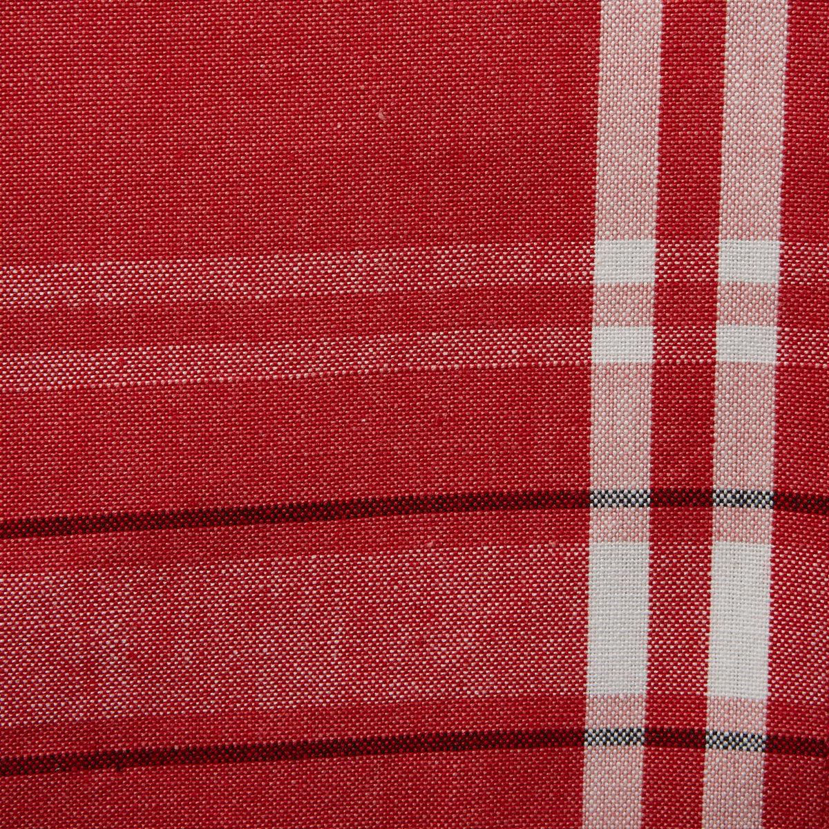 14" x 108" Red and White Chambray Table Runner E564463