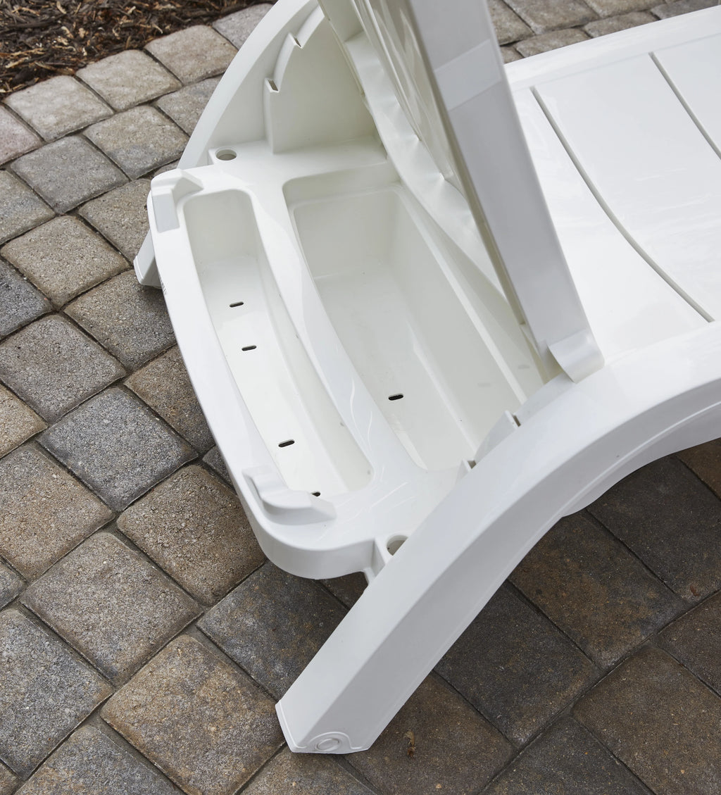 White Resin Chaise Lounge Z59897