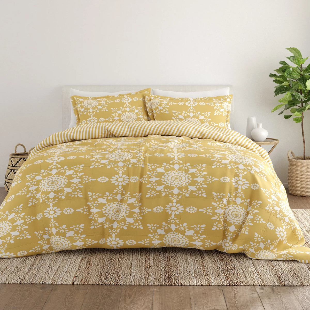 3-Piece Yellow Daisy Reversible Comforter Set D50812